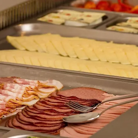 Mama Muh Self-check-in Готель 2*