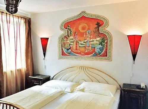 Mama Muh Self-check-in Hotel